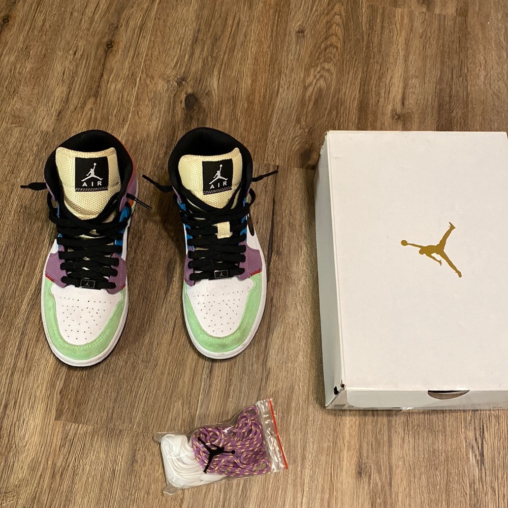 Air Jordan 1 Mid SE